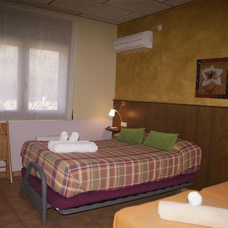 Hotel Familiar Baga Bagian luar foto