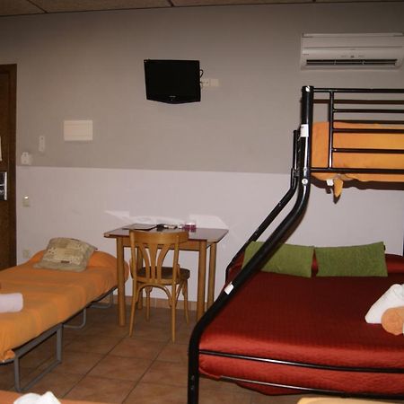 Hotel Familiar Baga Bagian luar foto