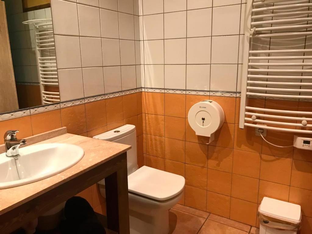 Hotel Familiar Baga Bagian luar foto