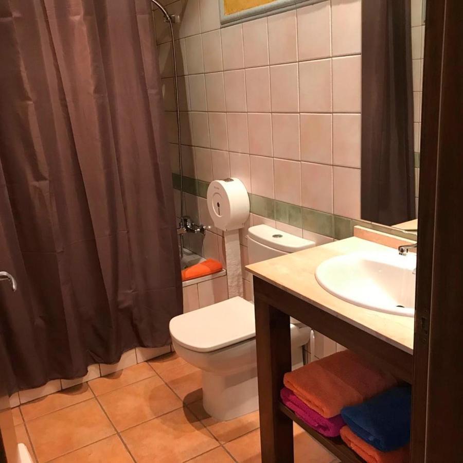 Hotel Familiar Baga Bagian luar foto