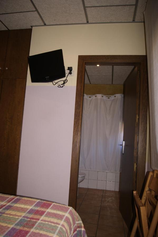 Hotel Familiar Baga Bagian luar foto