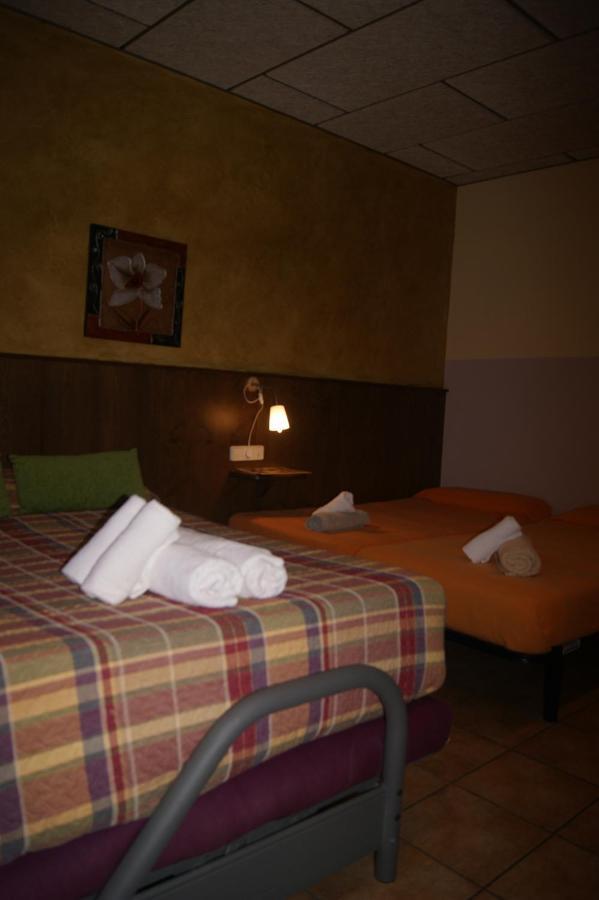 Hotel Familiar Baga Bagian luar foto
