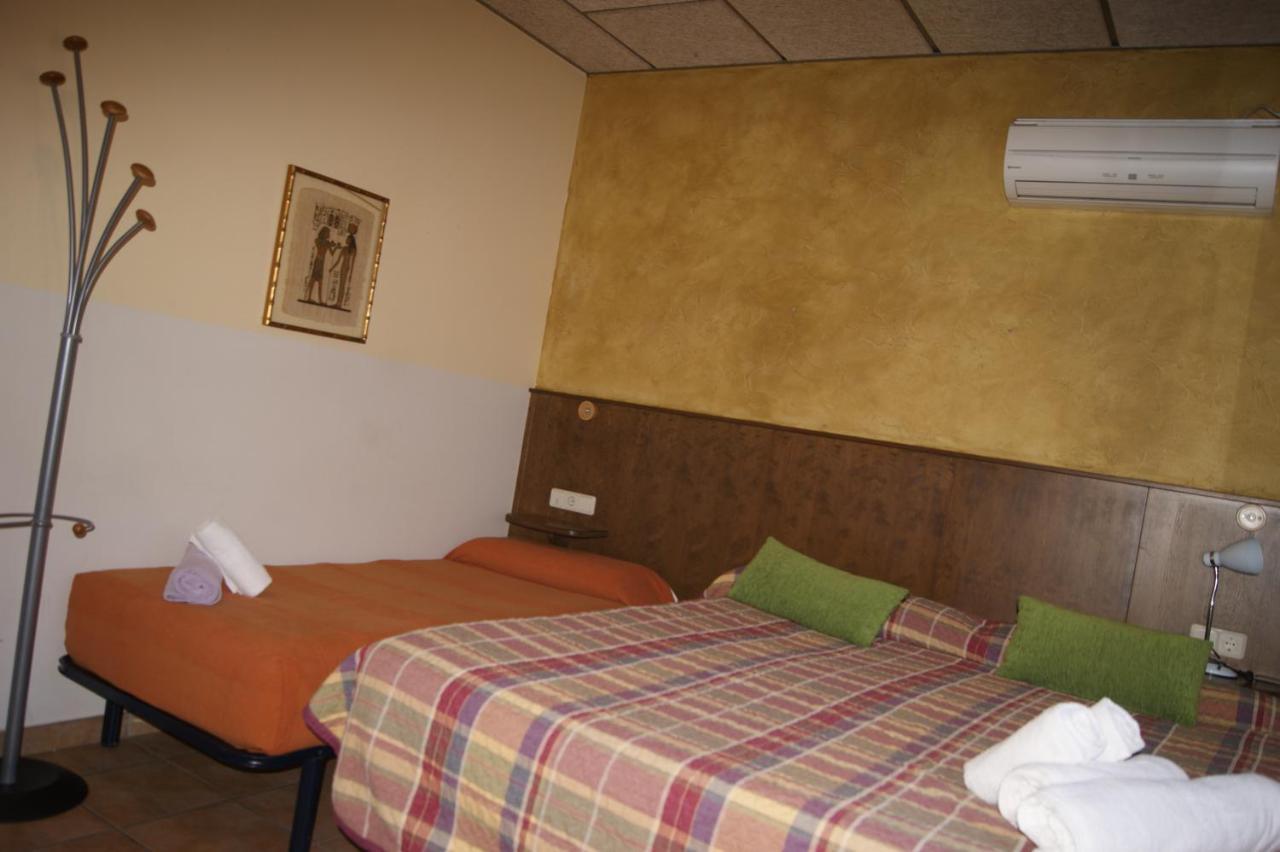 Hotel Familiar Baga Bagian luar foto
