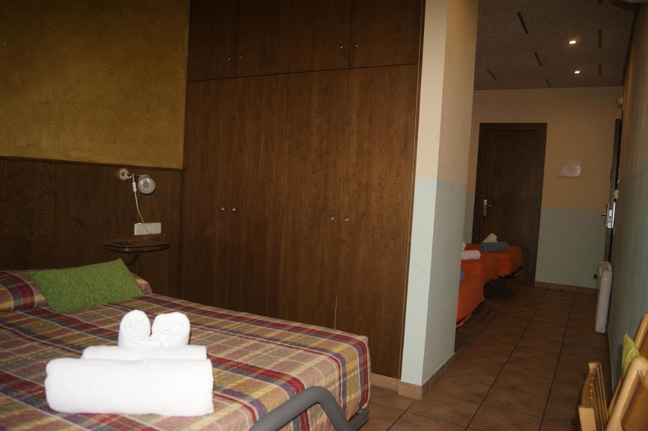Hotel Familiar Baga Bagian luar foto